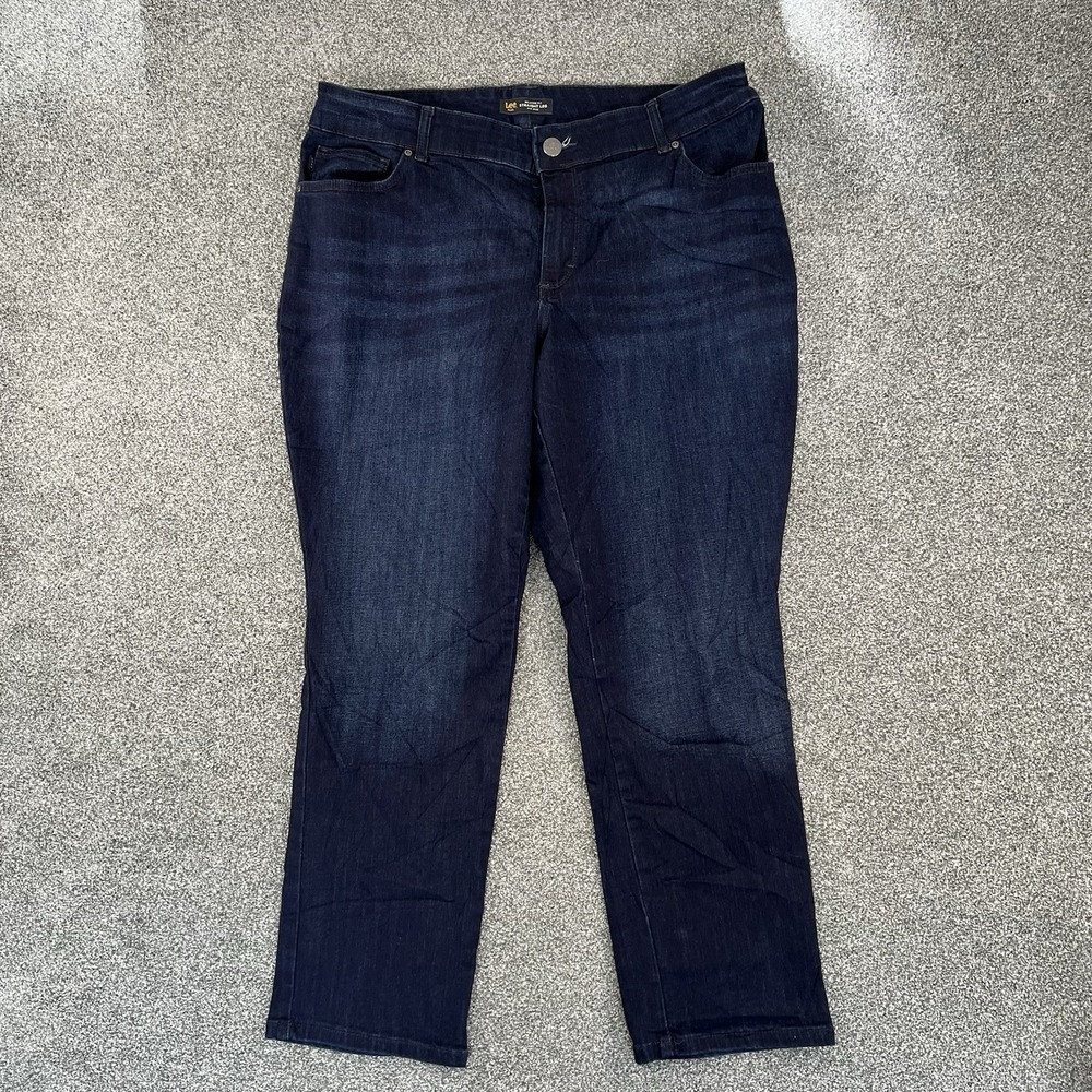 Lee Plus Women's Relaxed Fit Straight Leg Mid Rise Dark Wash Jeans 36